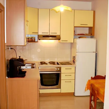 Tin Apartamento Kaštela