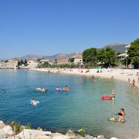 Tin * Kaštela