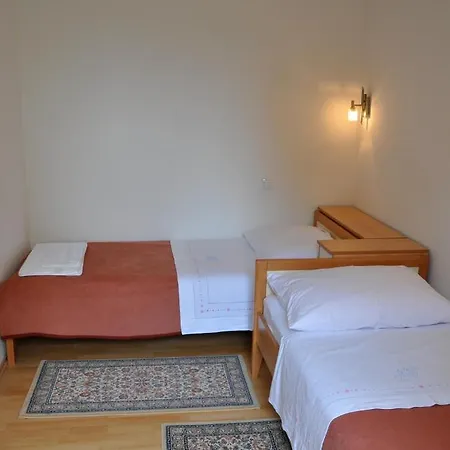Tin * Kaštela